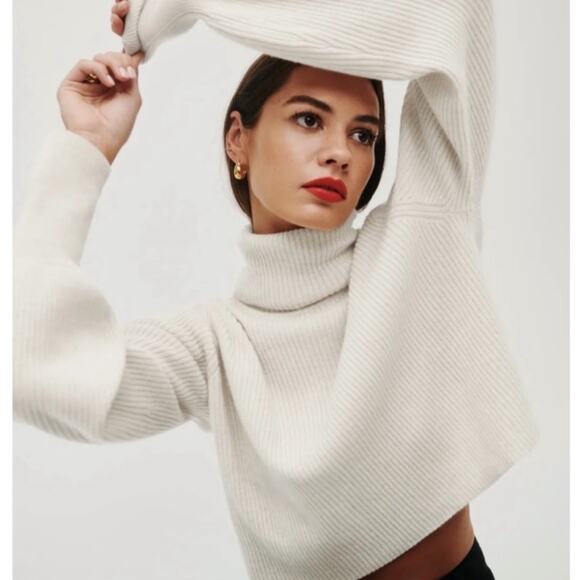 Reformation Sweaters - Reformation Luisa Cropped Cashmere Turtleneck Sweater size XS